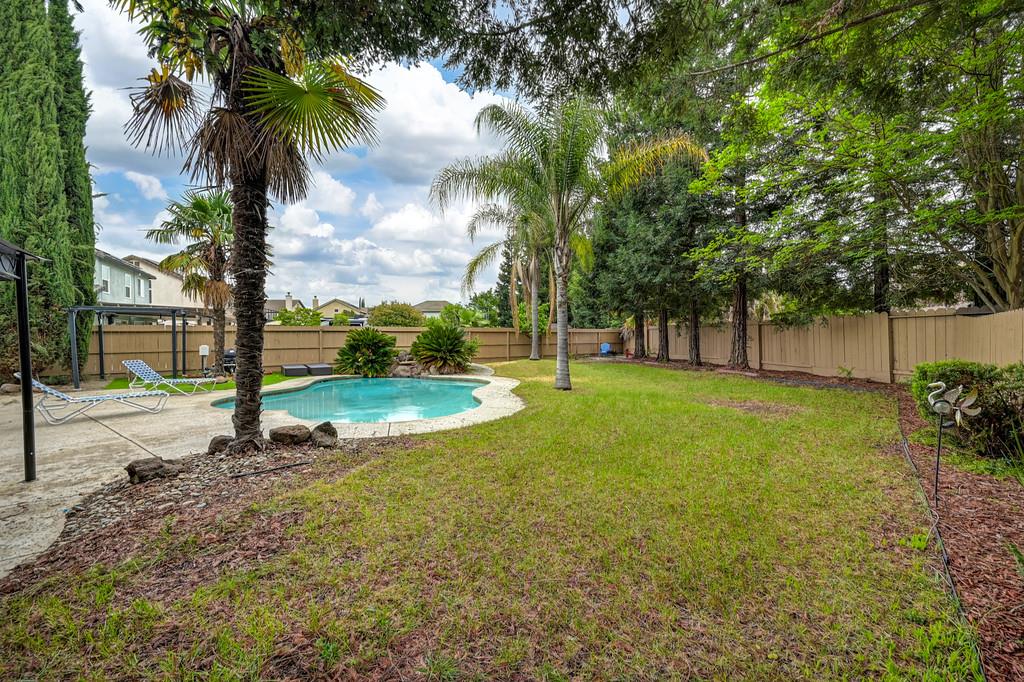 1922 Northgate Dr, Manteca, CA 95336