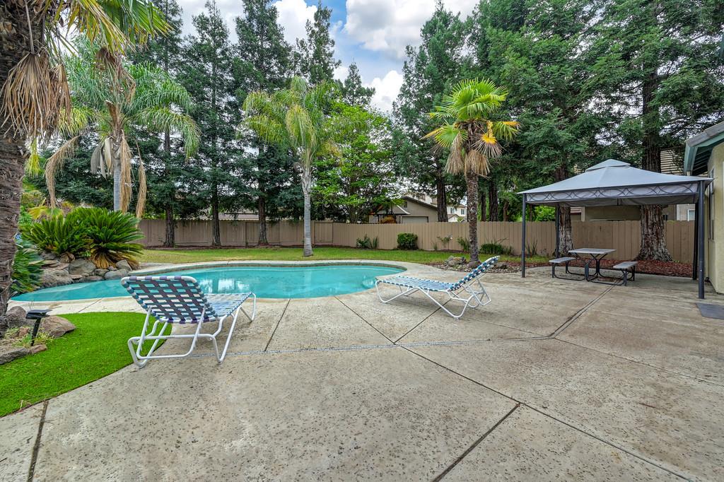 1922 Northgate Dr, Manteca, CA 95336