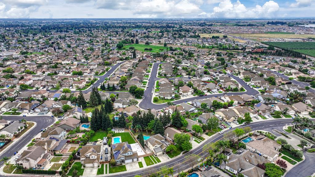 1922 Northgate Dr, Manteca, CA 95336