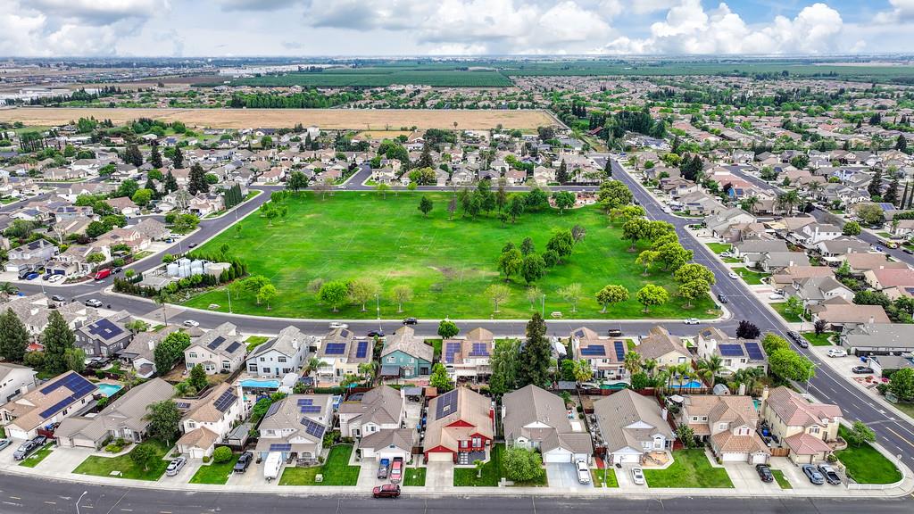 1922 Northgate Dr, Manteca, CA 95336