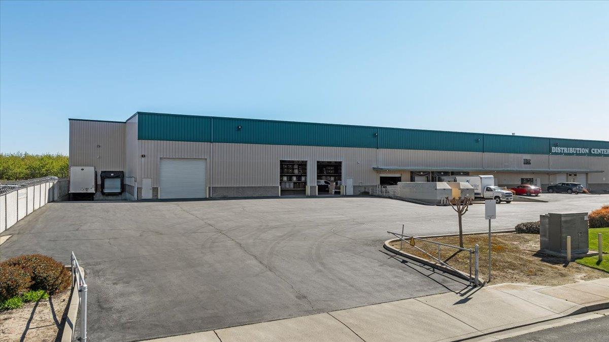 6340 Mchenry Ave, Modesto, CA 95356