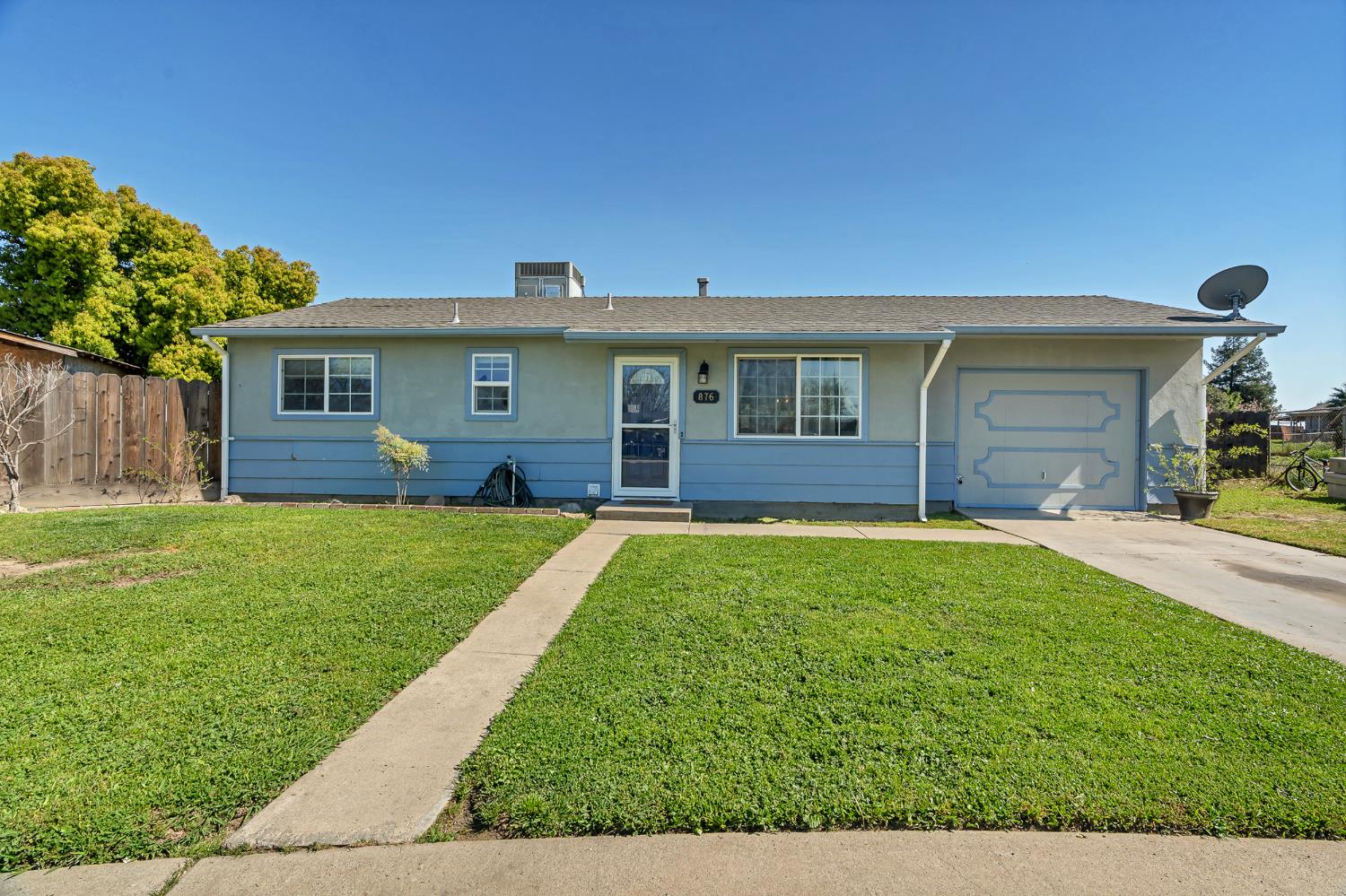 876 Lorenzo St, Hickman, CA 95323