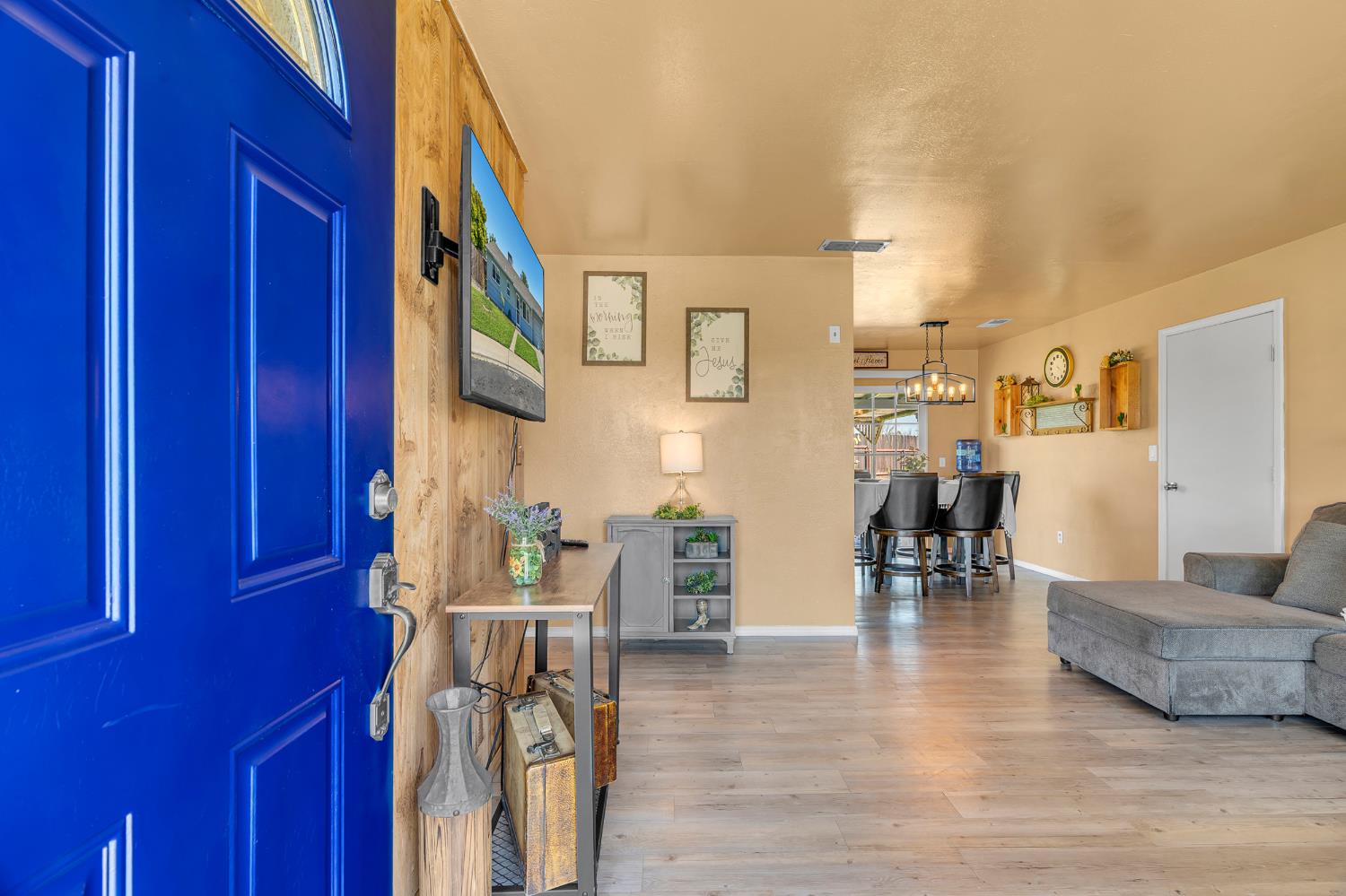 876 Lorenzo St, Hickman, CA 95323