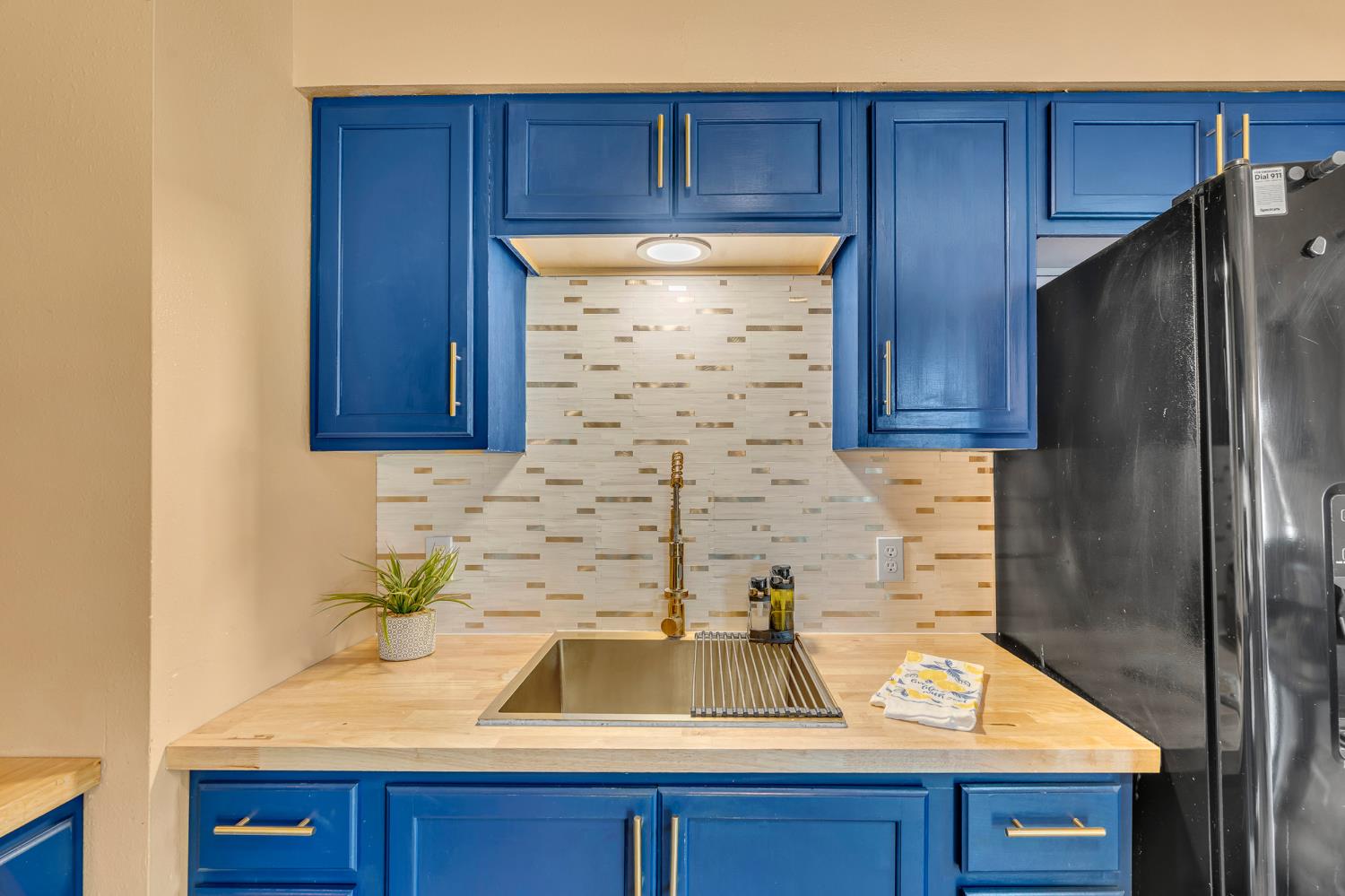 876 Lorenzo St, Hickman, CA 95323