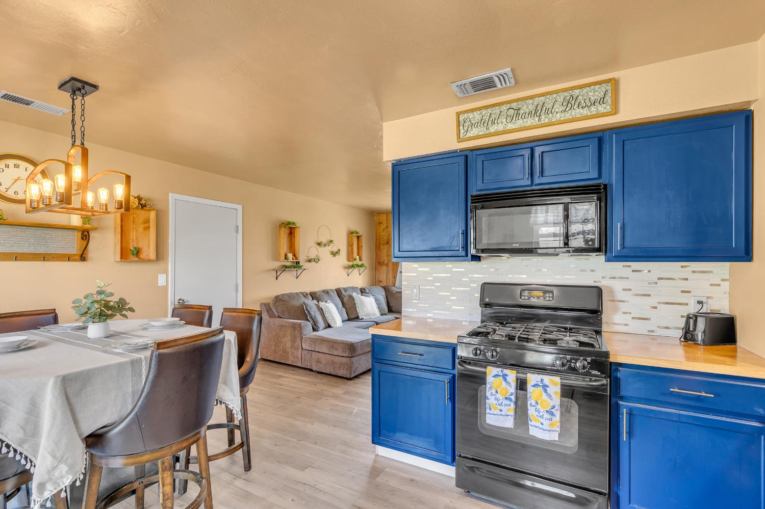 876 Lorenzo St, Hickman, CA 95323