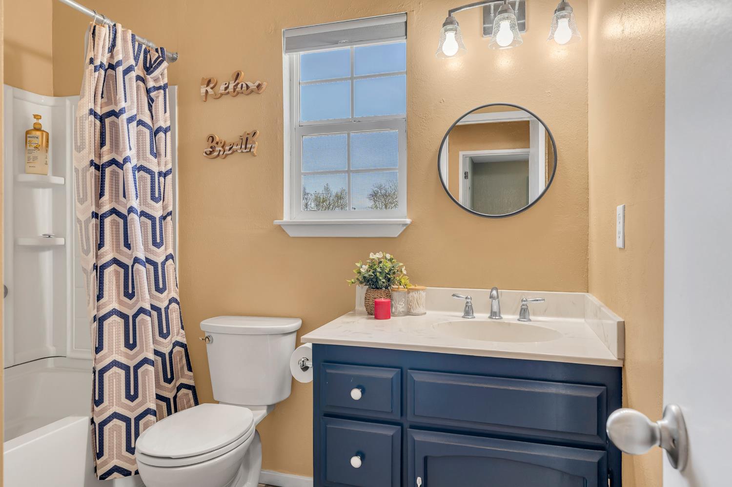 876 Lorenzo St, Hickman, CA 95323