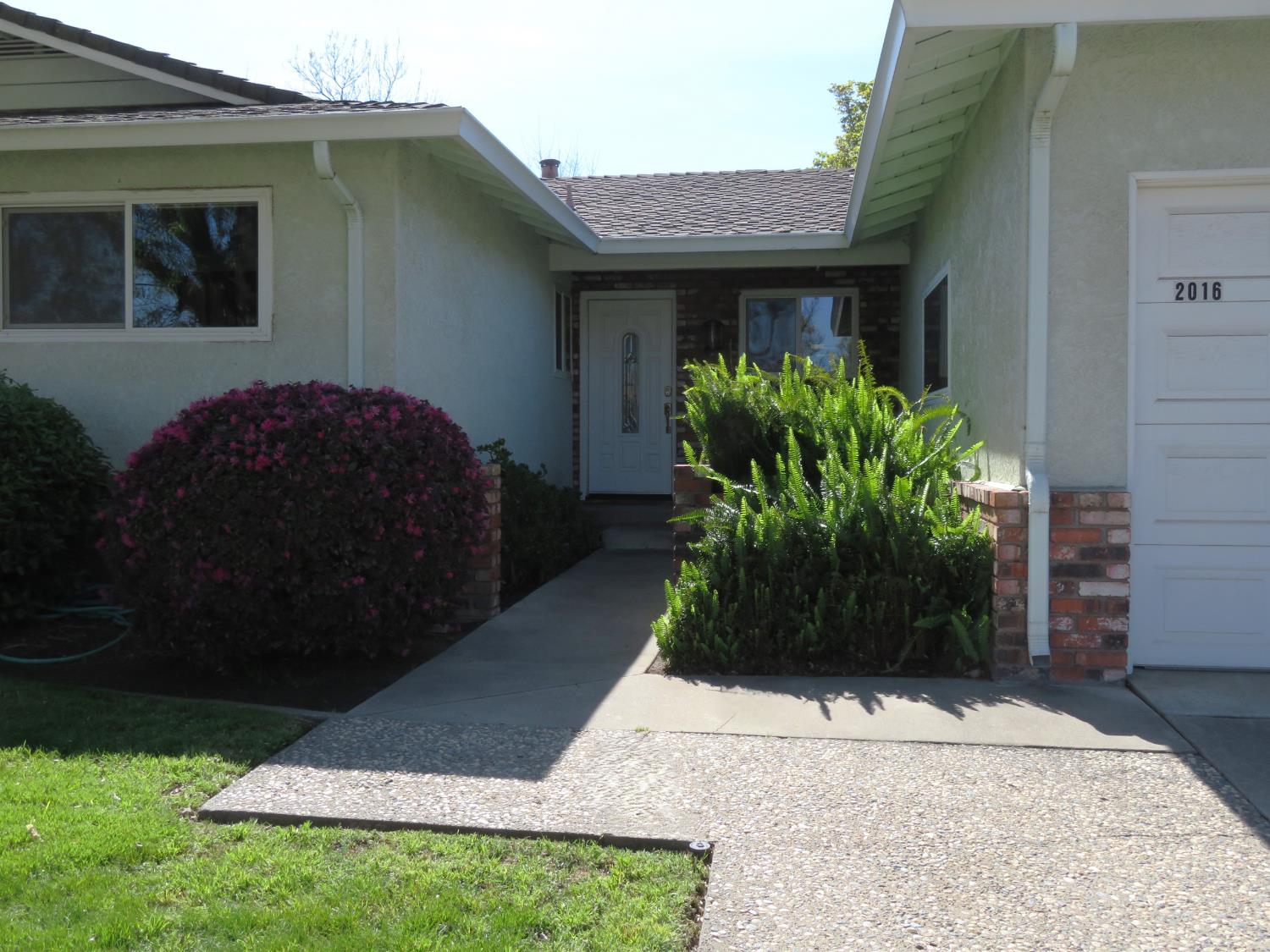 2016 Sweetwater Dr, Modesto, CA 95355