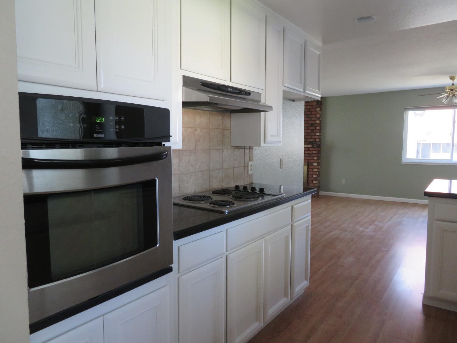 2016 Sweetwater Dr, Modesto, CA 95355