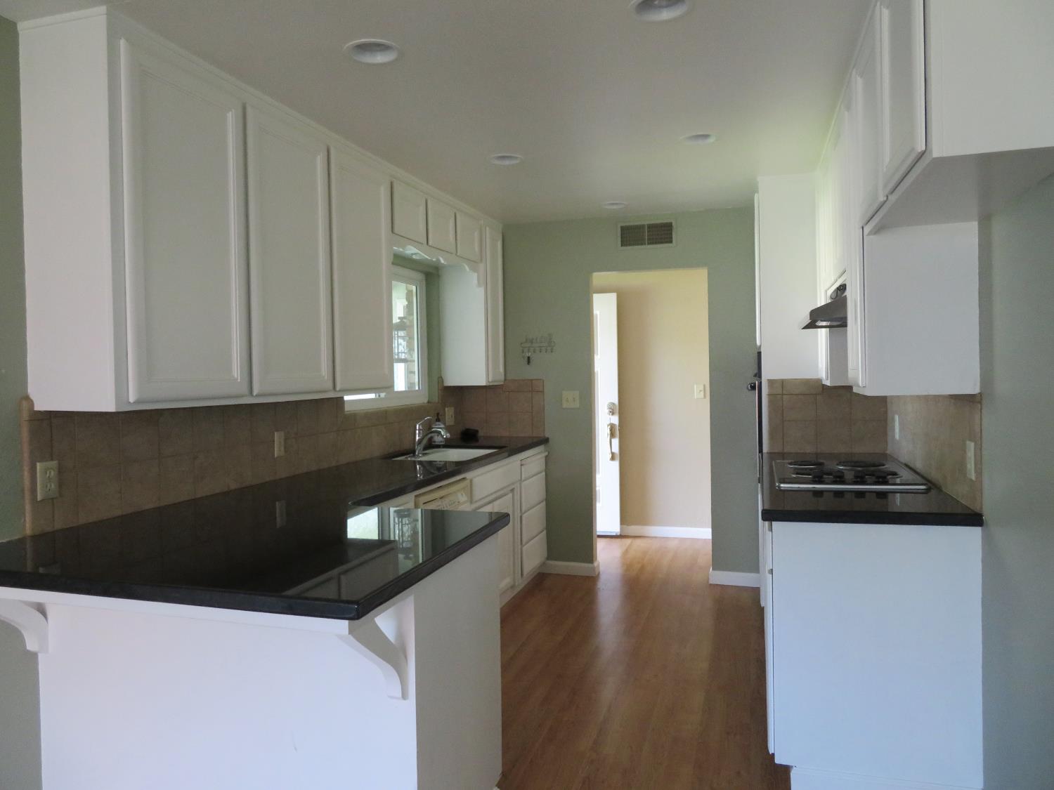 2016 Sweetwater Dr, Modesto, CA 95355