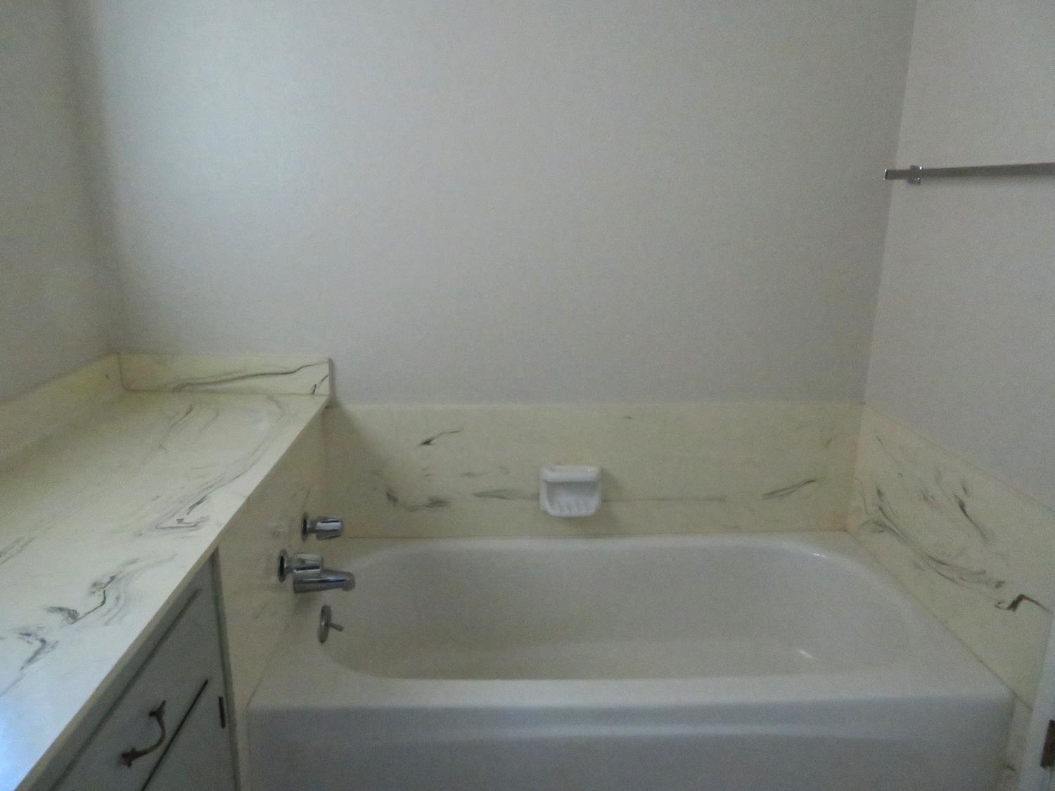 2016 Sweetwater Dr, Modesto, CA 95355