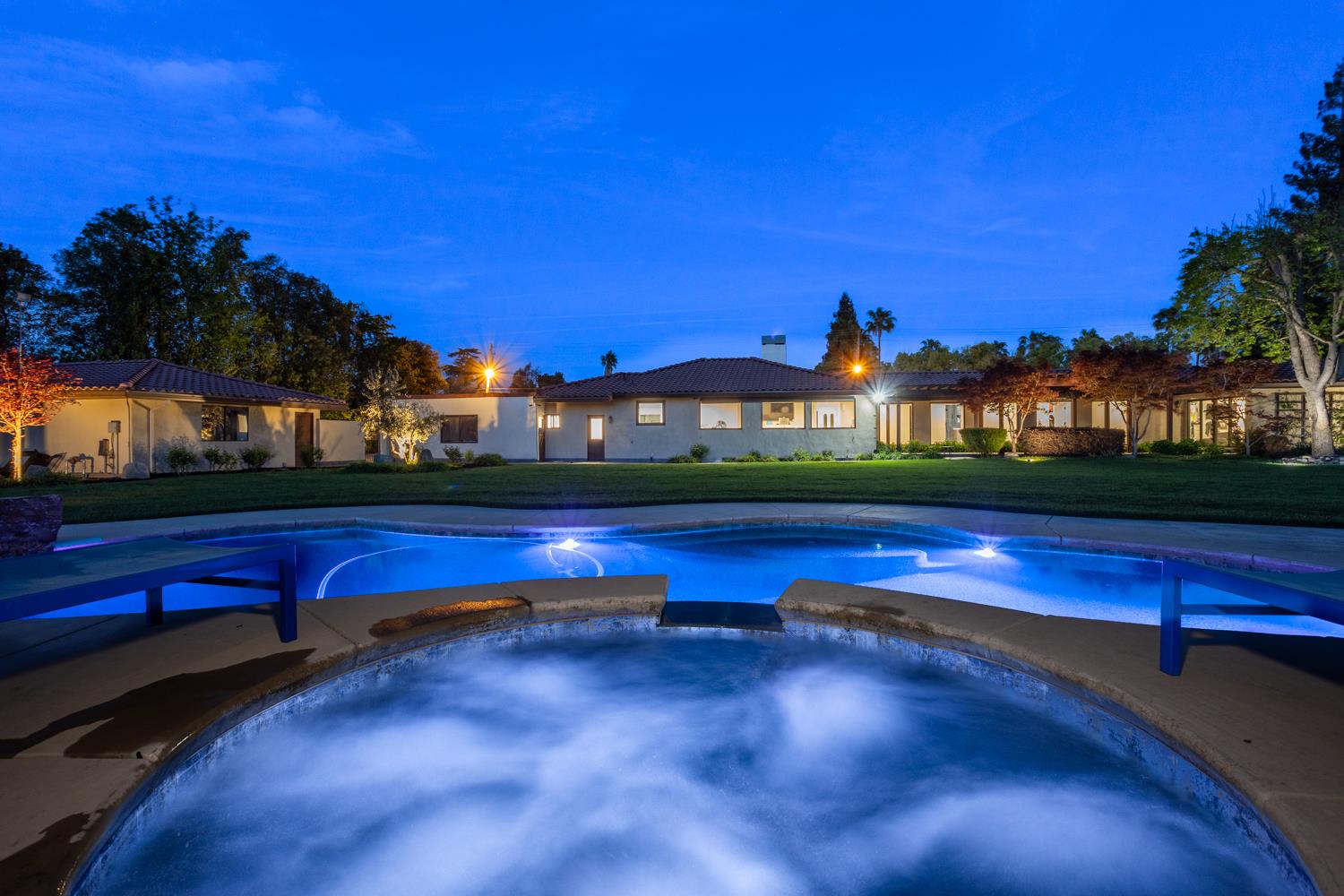 6619 Carver Rd, Modesto, CA 95356