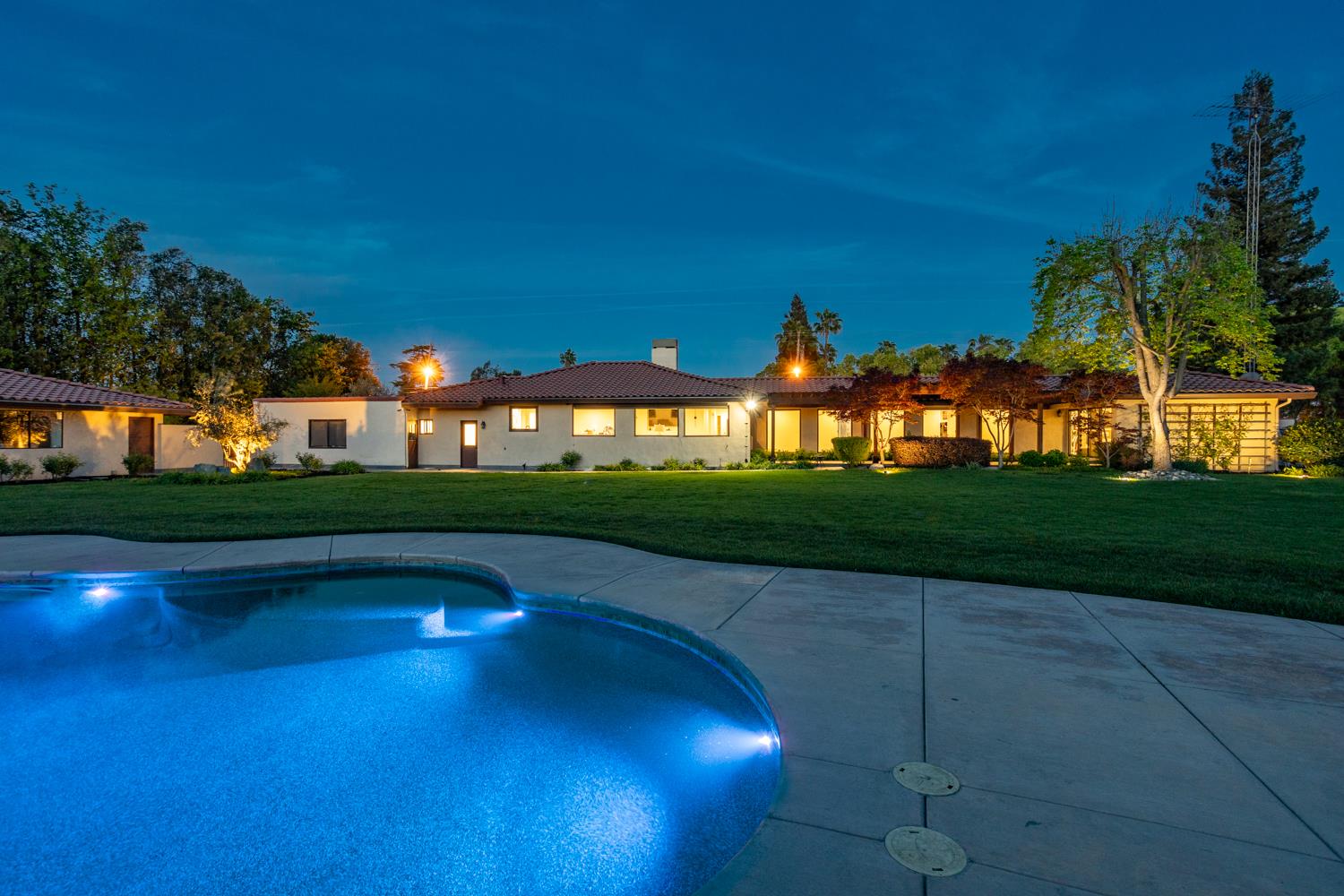 6619 Carver Rd, Modesto, CA 95356