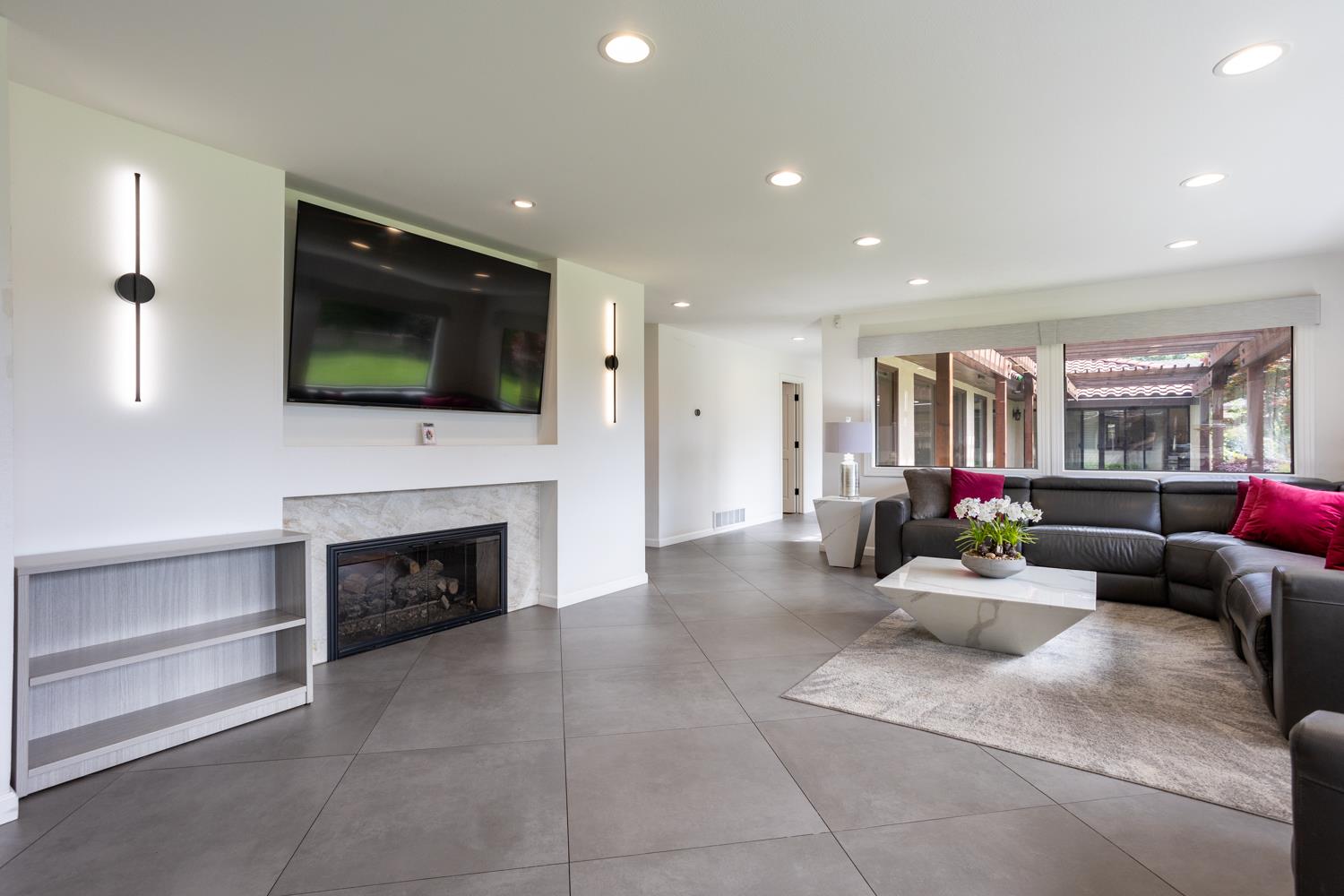 6619 Carver Rd, Modesto, CA 95356