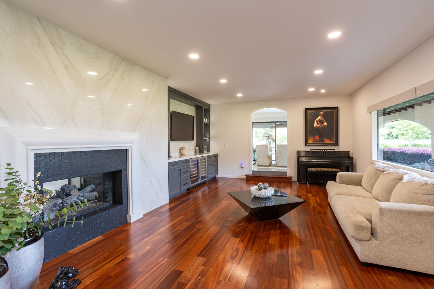 6619 Carver Rd, Modesto, CA 95356