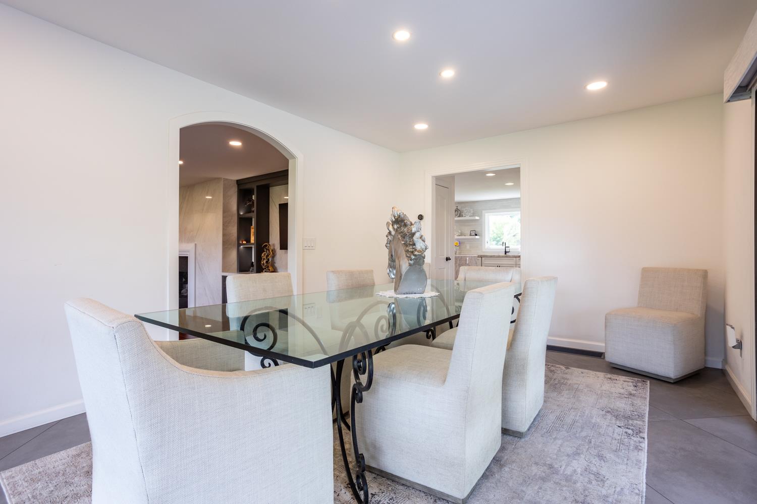 6619 Carver Rd, Modesto, CA 95356