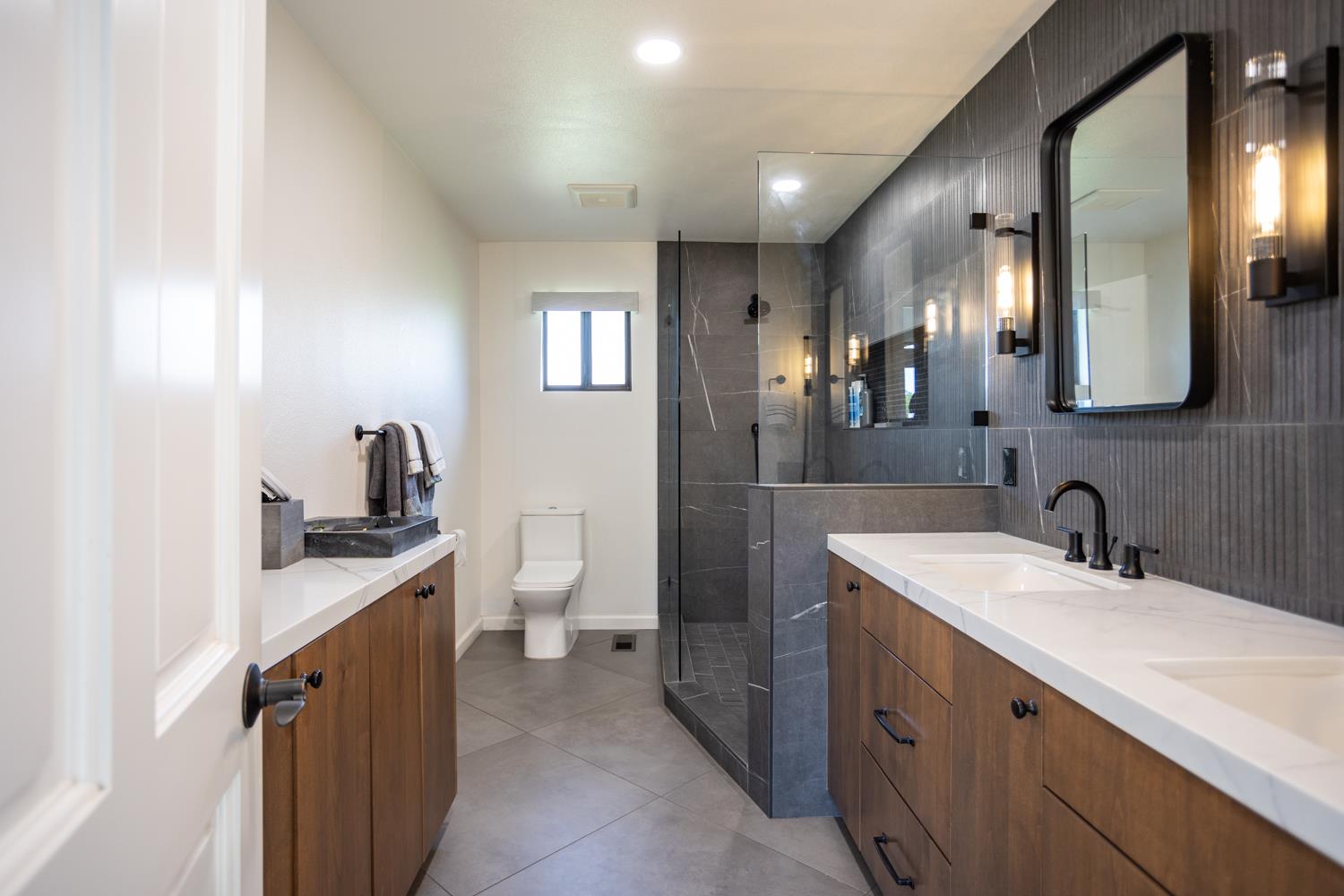 6619 Carver Rd, Modesto, CA 95356