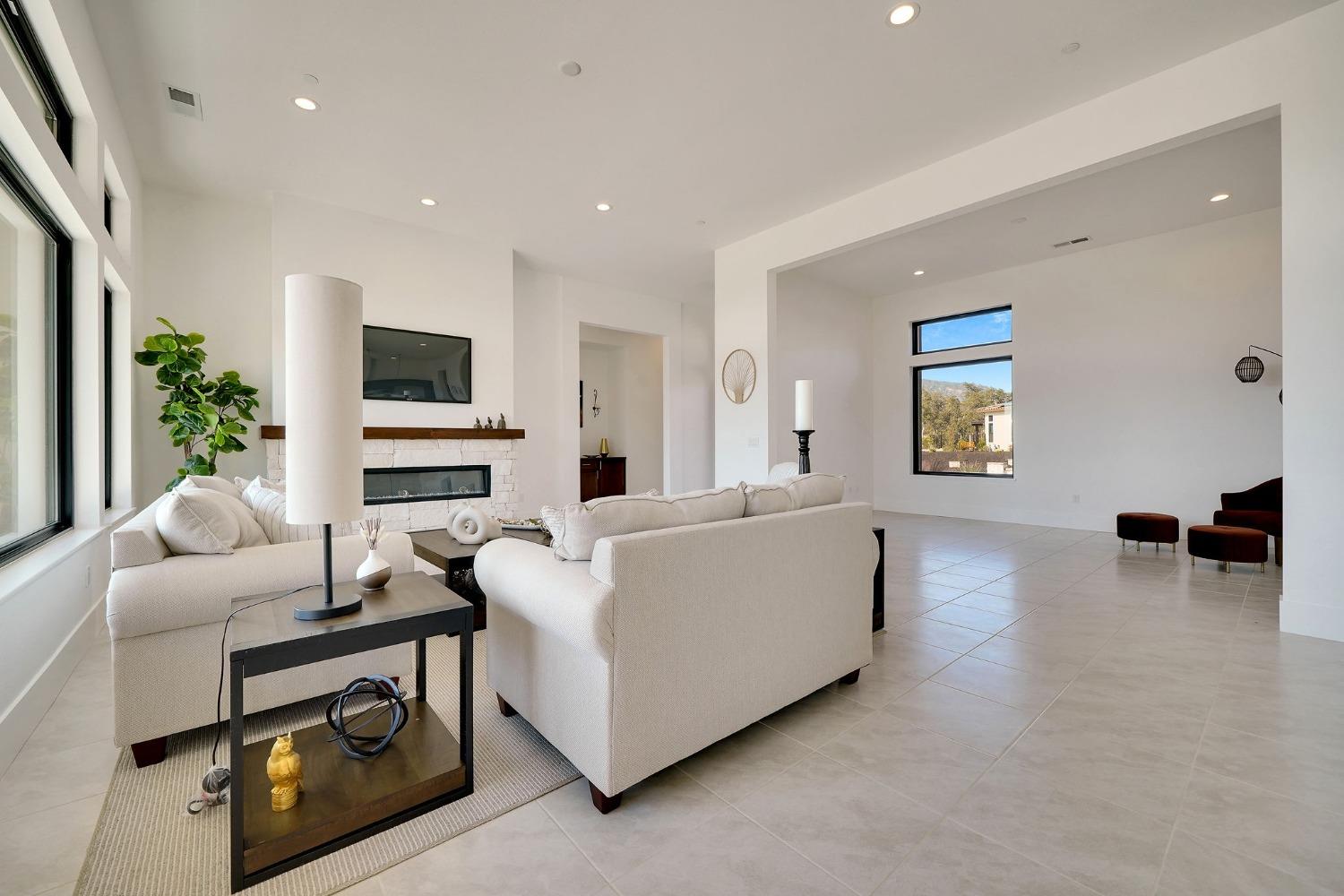 222 Quail Creek Ln, Copperopolis, CA 95228