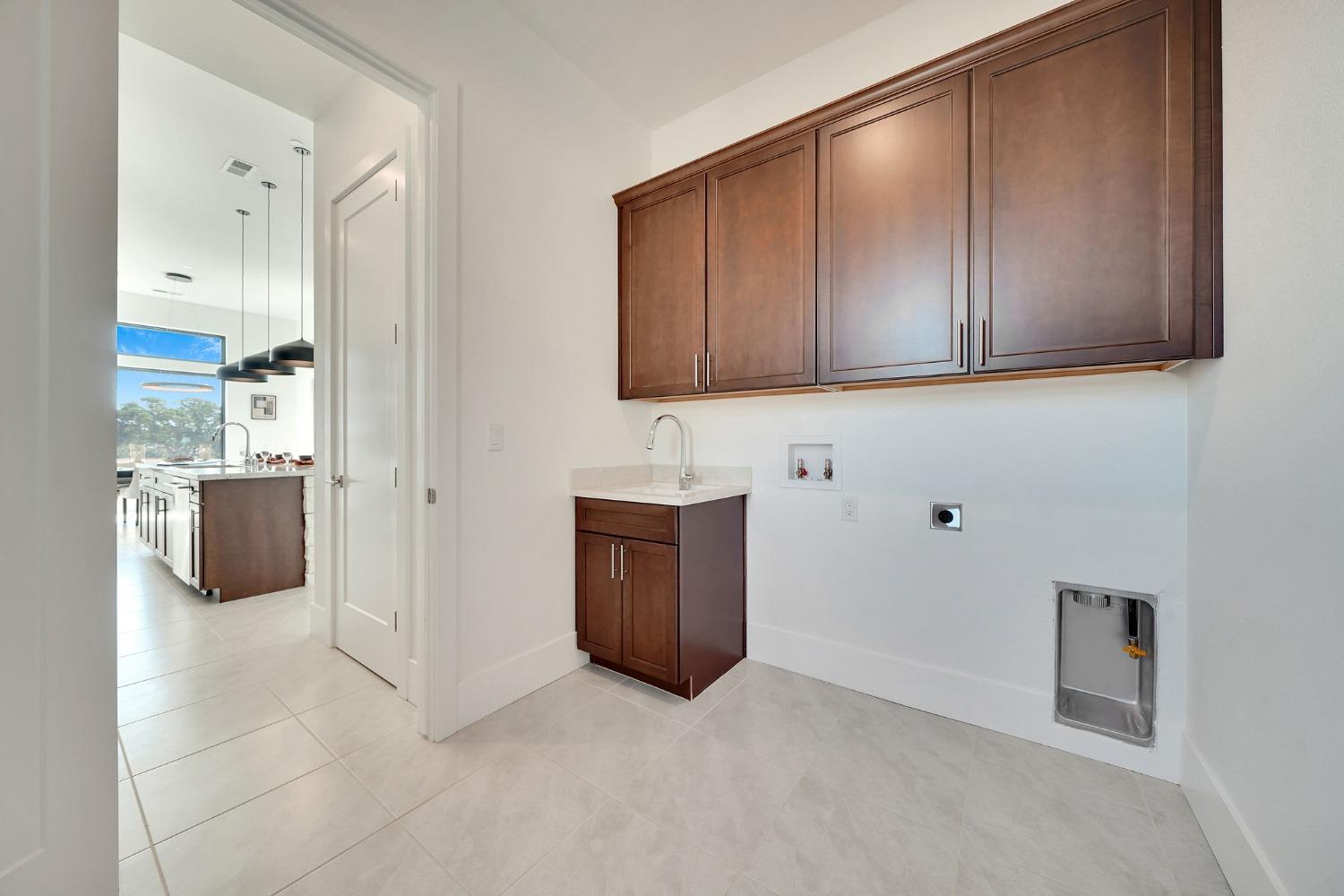 222 Quail Creek Ln, Copperopolis, CA 95228