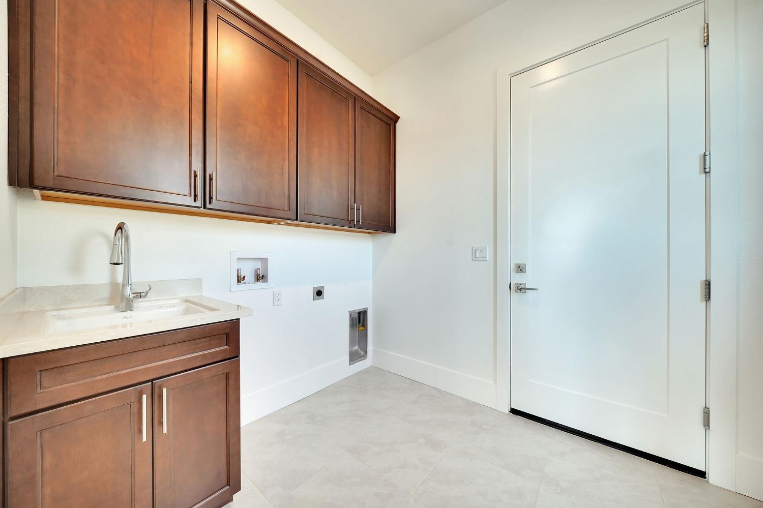 222 Quail Creek Ln, Copperopolis, CA 95228