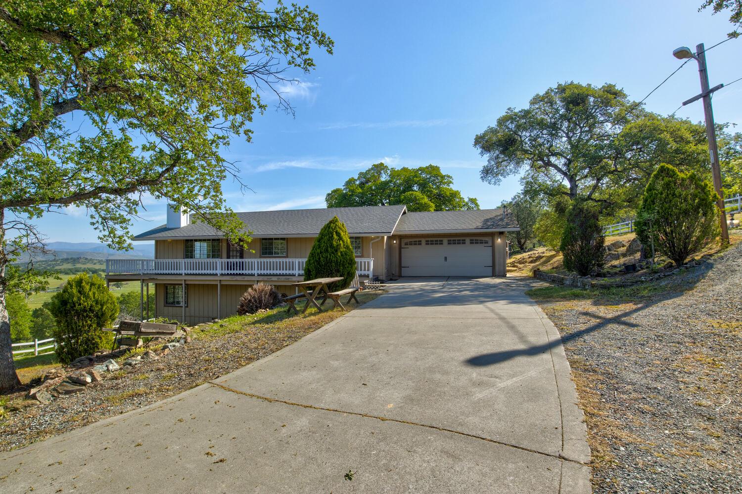 9564 Coronado Dr, La Grange, CA 95329