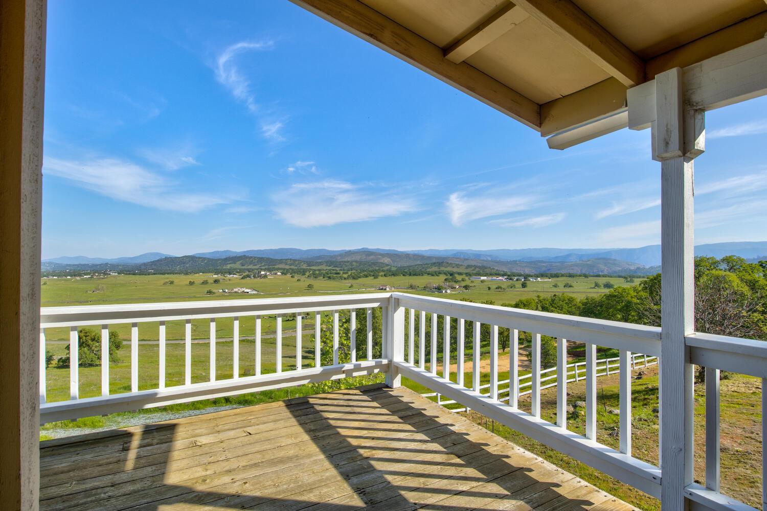 9564 Coronado Dr, La Grange, CA 95329