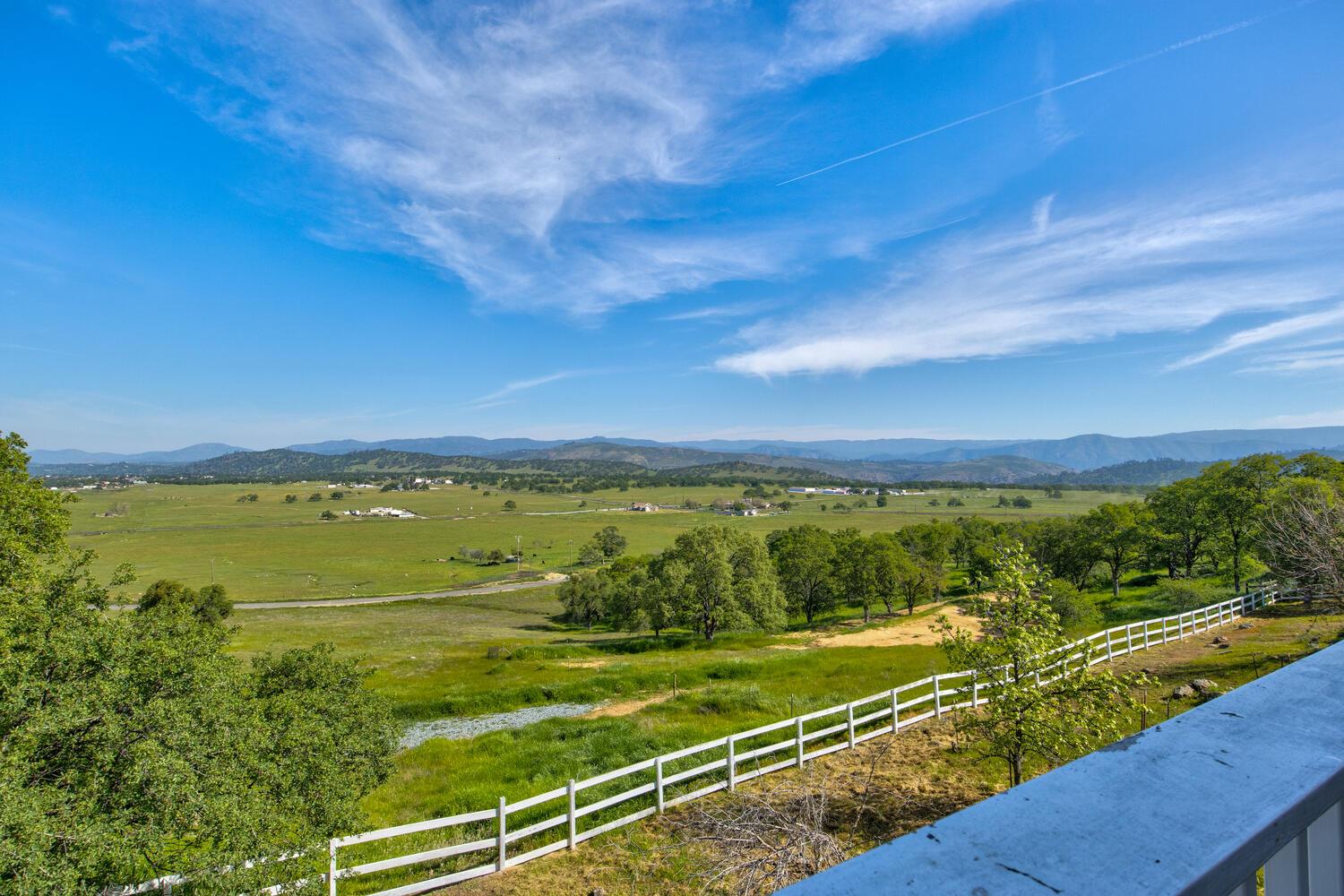 9564 Coronado Dr, La Grange, CA 95329