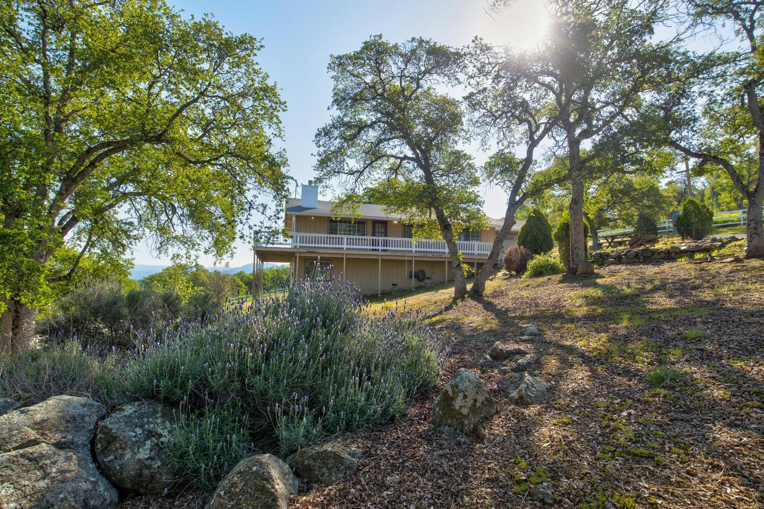 9564 Coronado Dr, La Grange, CA 95329