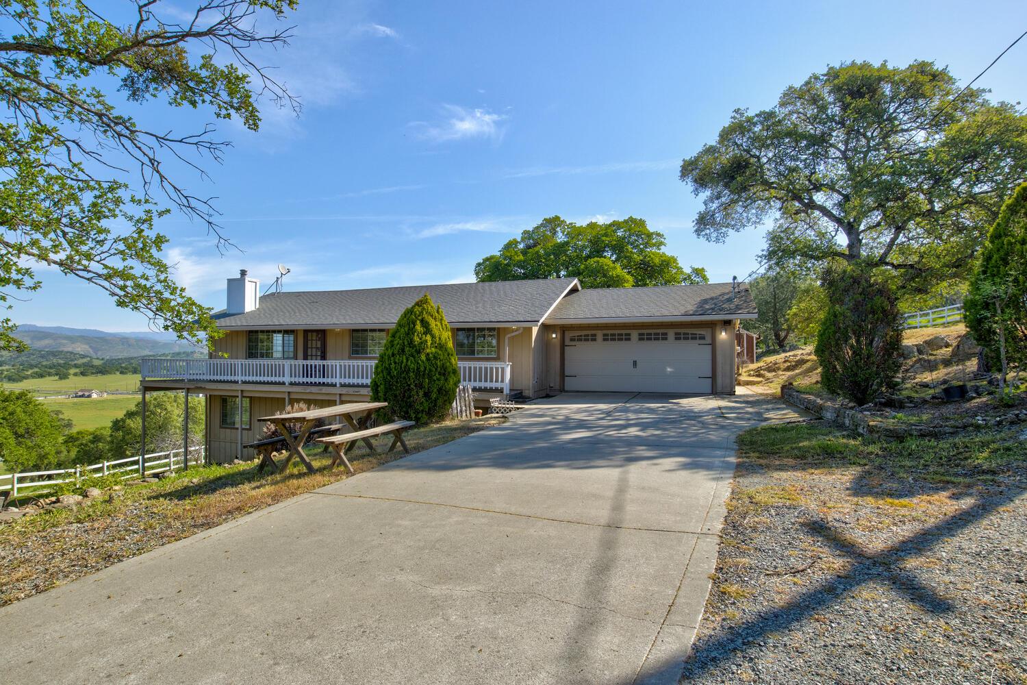 9564 Coronado Dr, La Grange, CA 95329