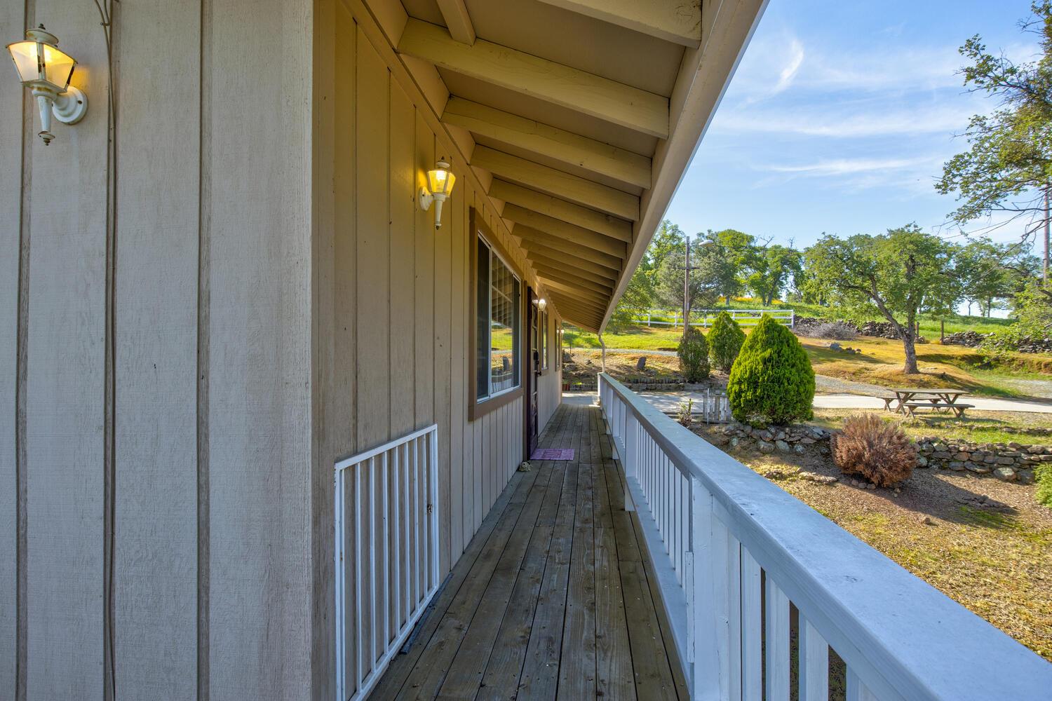 9564 Coronado Dr, La Grange, CA 95329