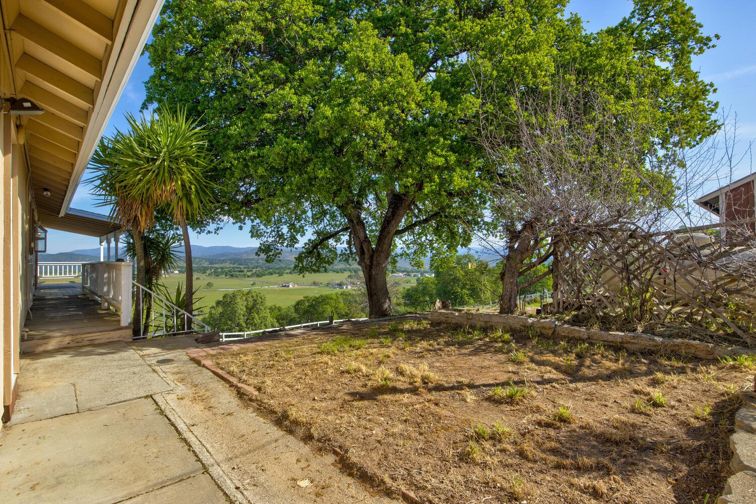 9564 Coronado Dr, La Grange, CA 95329