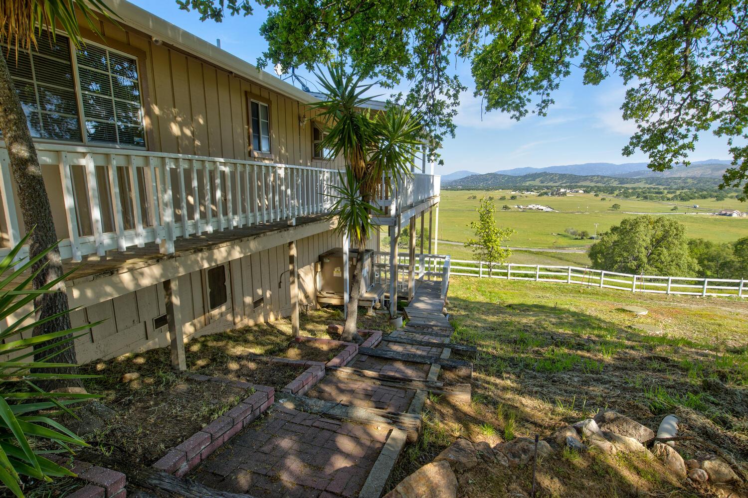 9564 Coronado Dr, La Grange, CA 95329