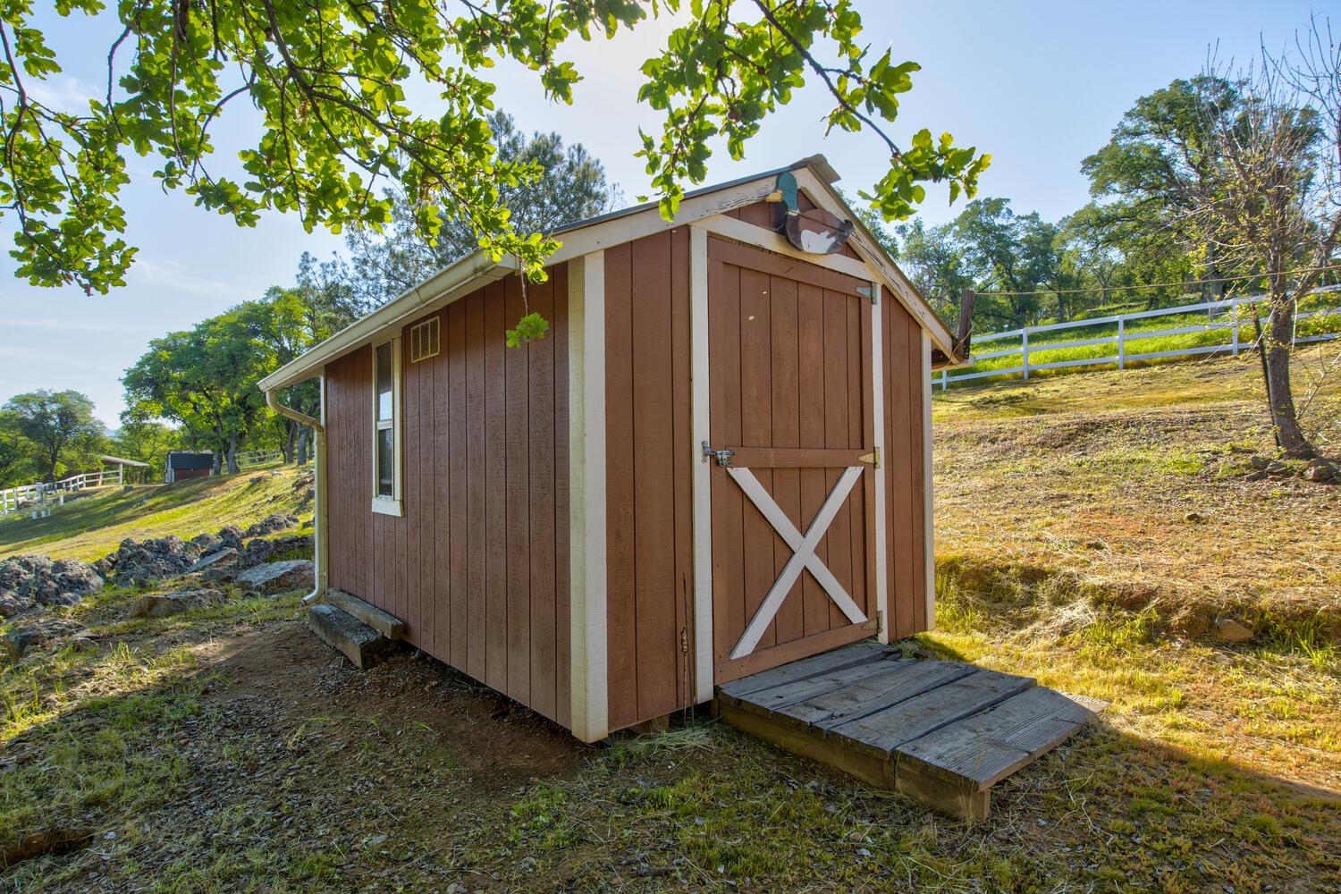 9564 Coronado Dr, La Grange, CA 95329