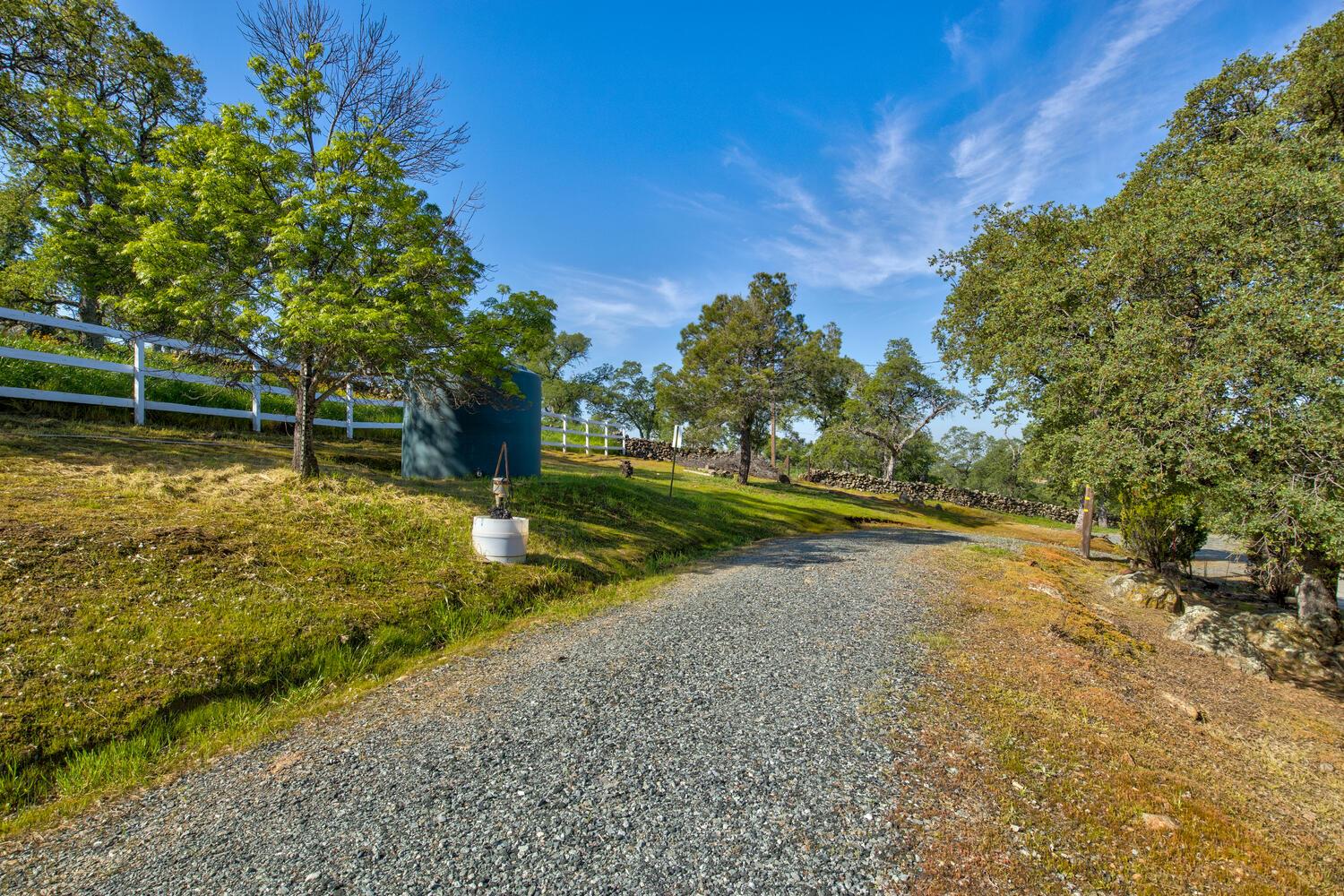 9564 Coronado Dr, La Grange, CA 95329