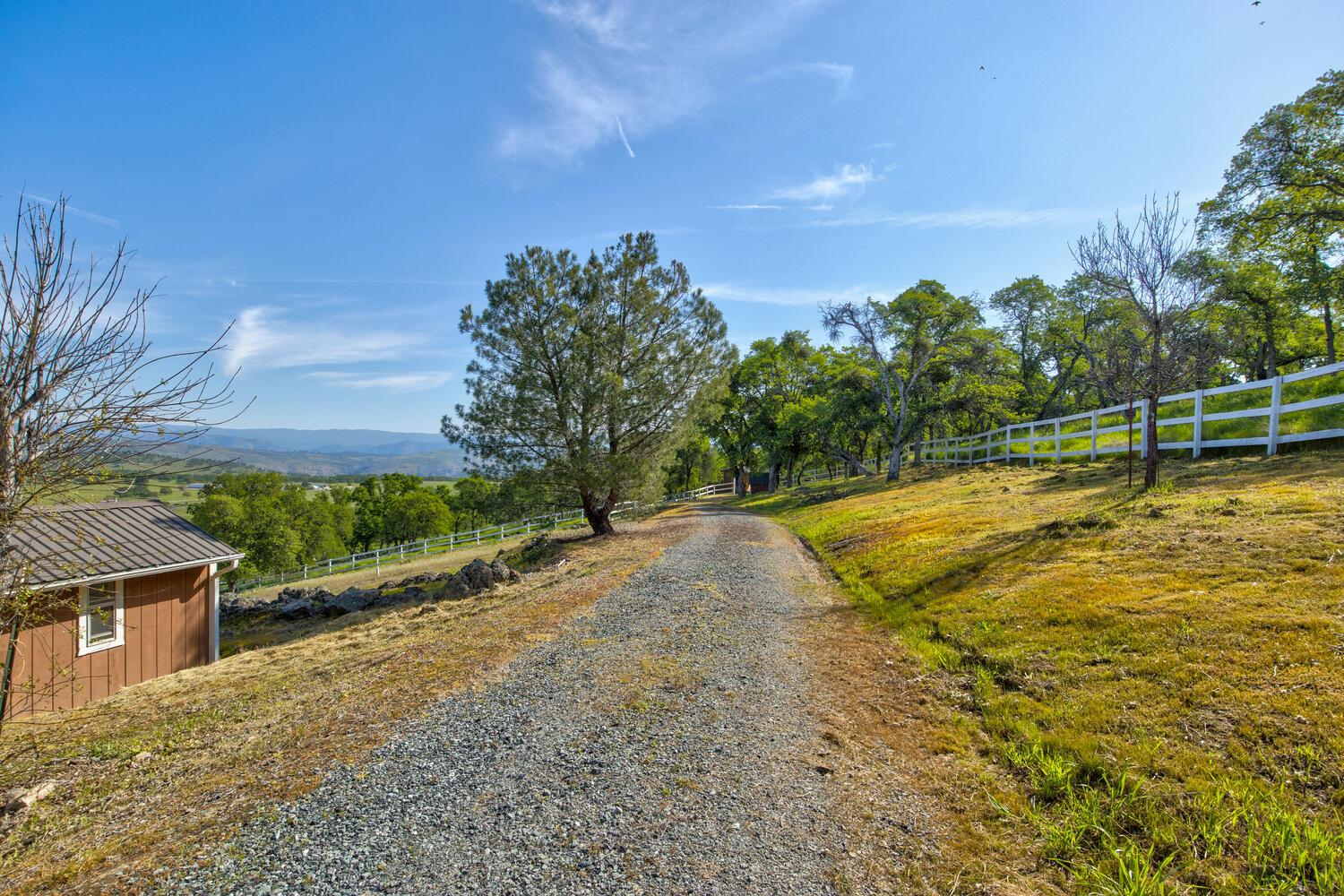 9564 Coronado Dr, La Grange, CA 95329