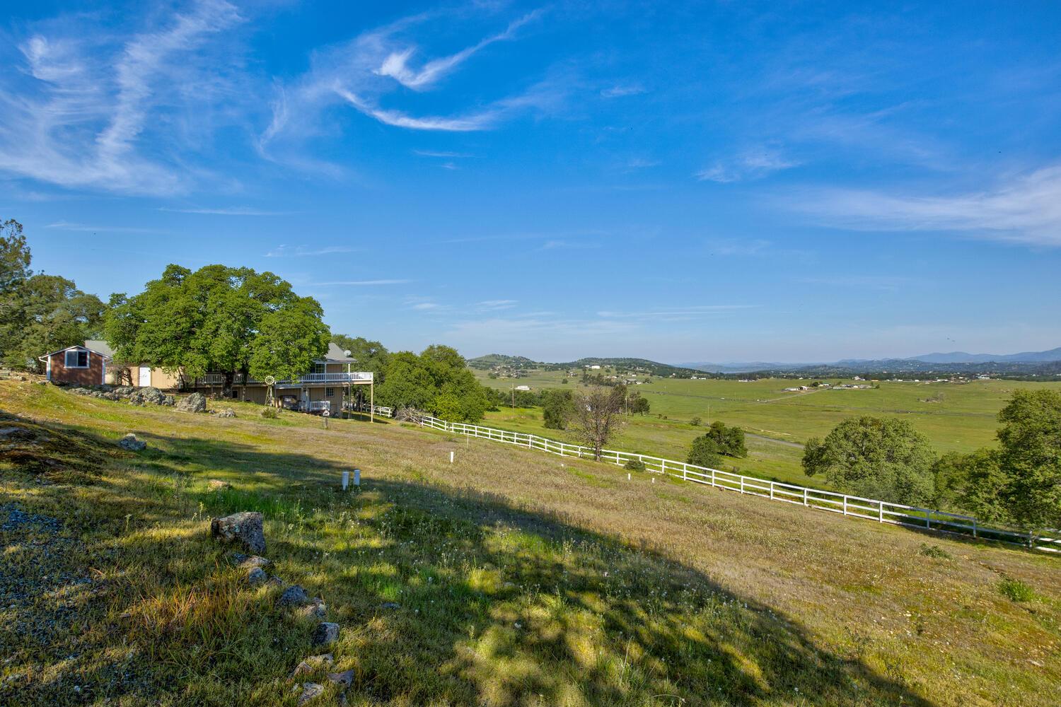 9564 Coronado Dr, La Grange, CA 95329