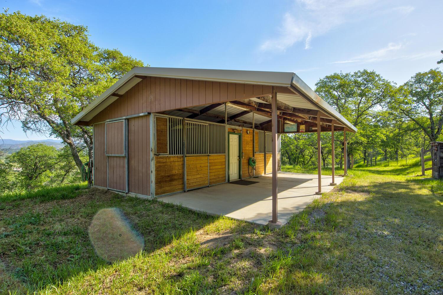 9564 Coronado Dr, La Grange, CA 95329