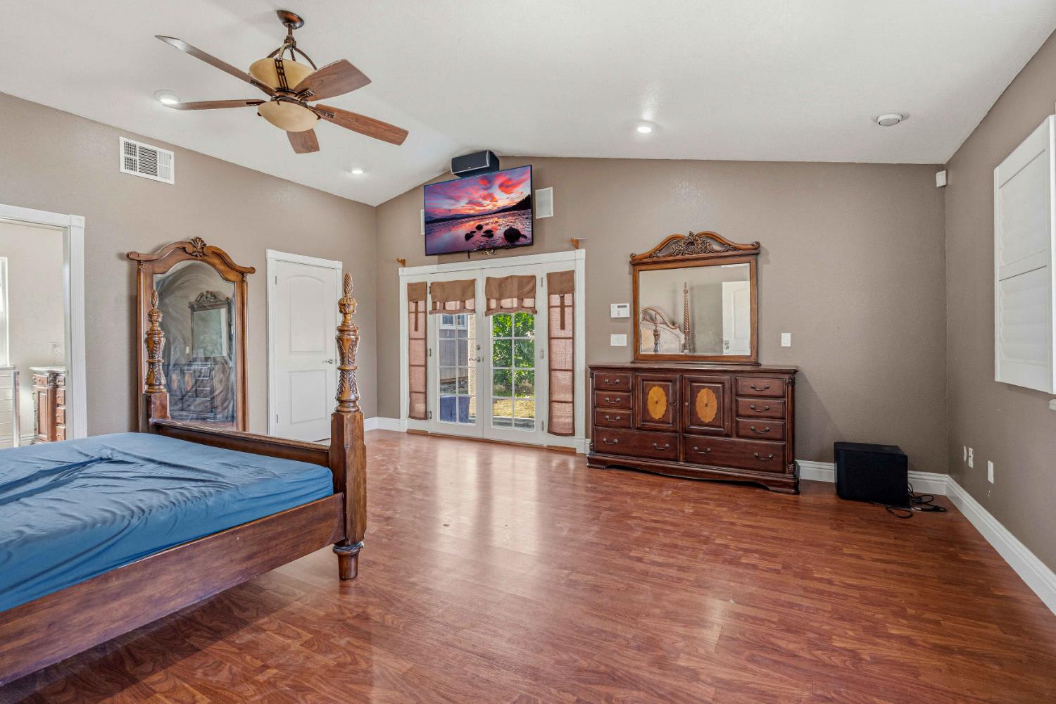 1916 Central Park Way, Modesto, CA 95351