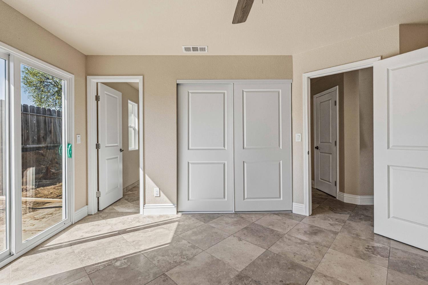 1916 Central Park Way, Modesto, CA 95351