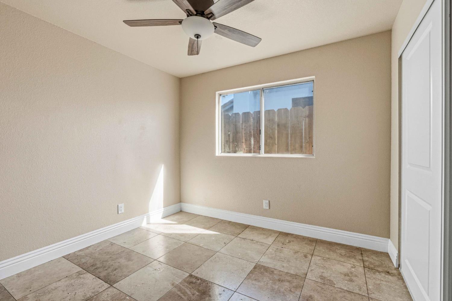 1916 Central Park Way, Modesto, CA 95351