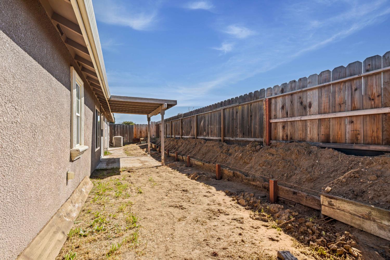 1916 Central Park Way, Modesto, CA 95351