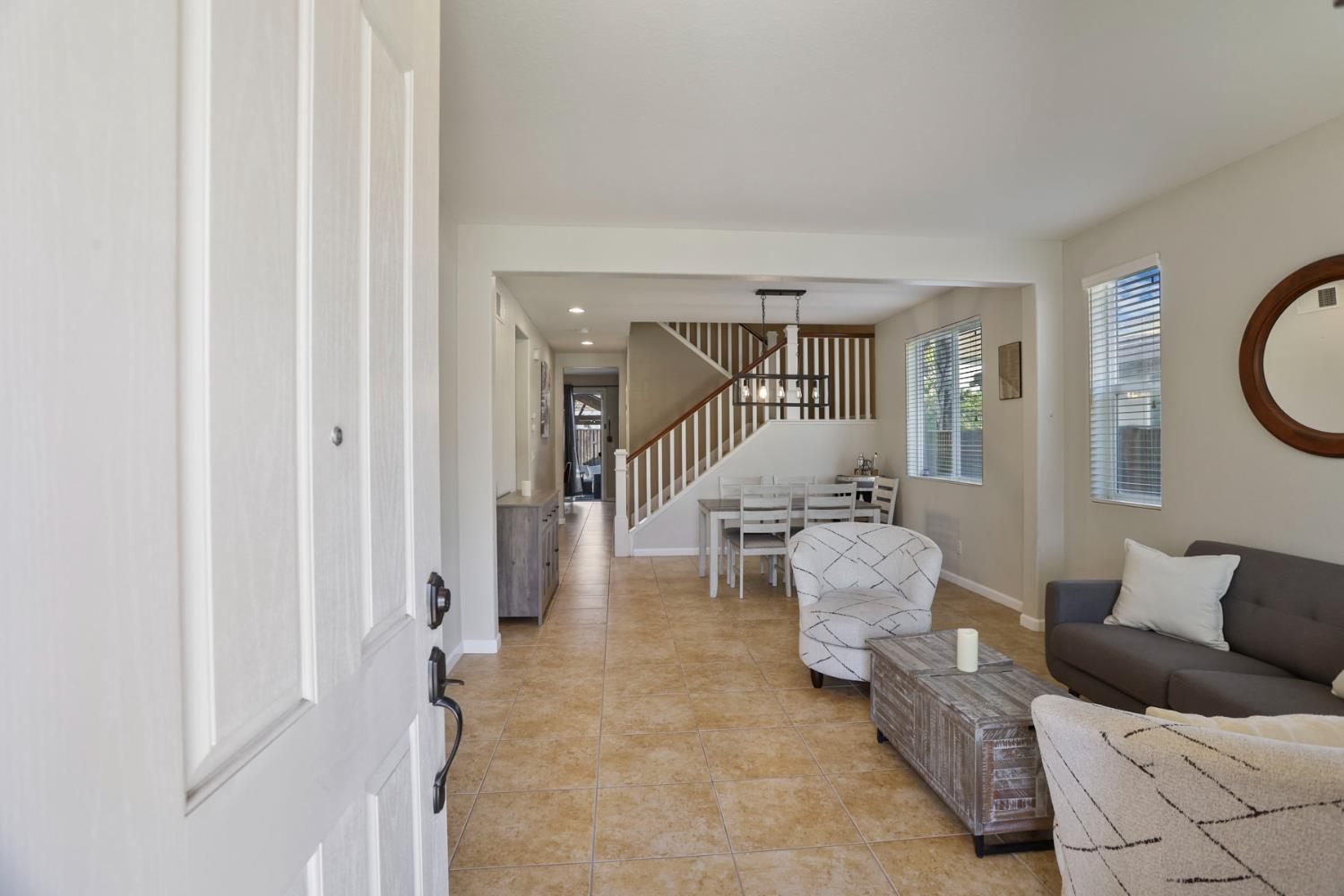 1047 Lindo Ct, Manteca, CA 95337