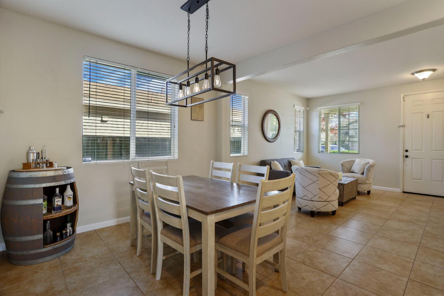 1047 Lindo Ct, Manteca, CA 95337