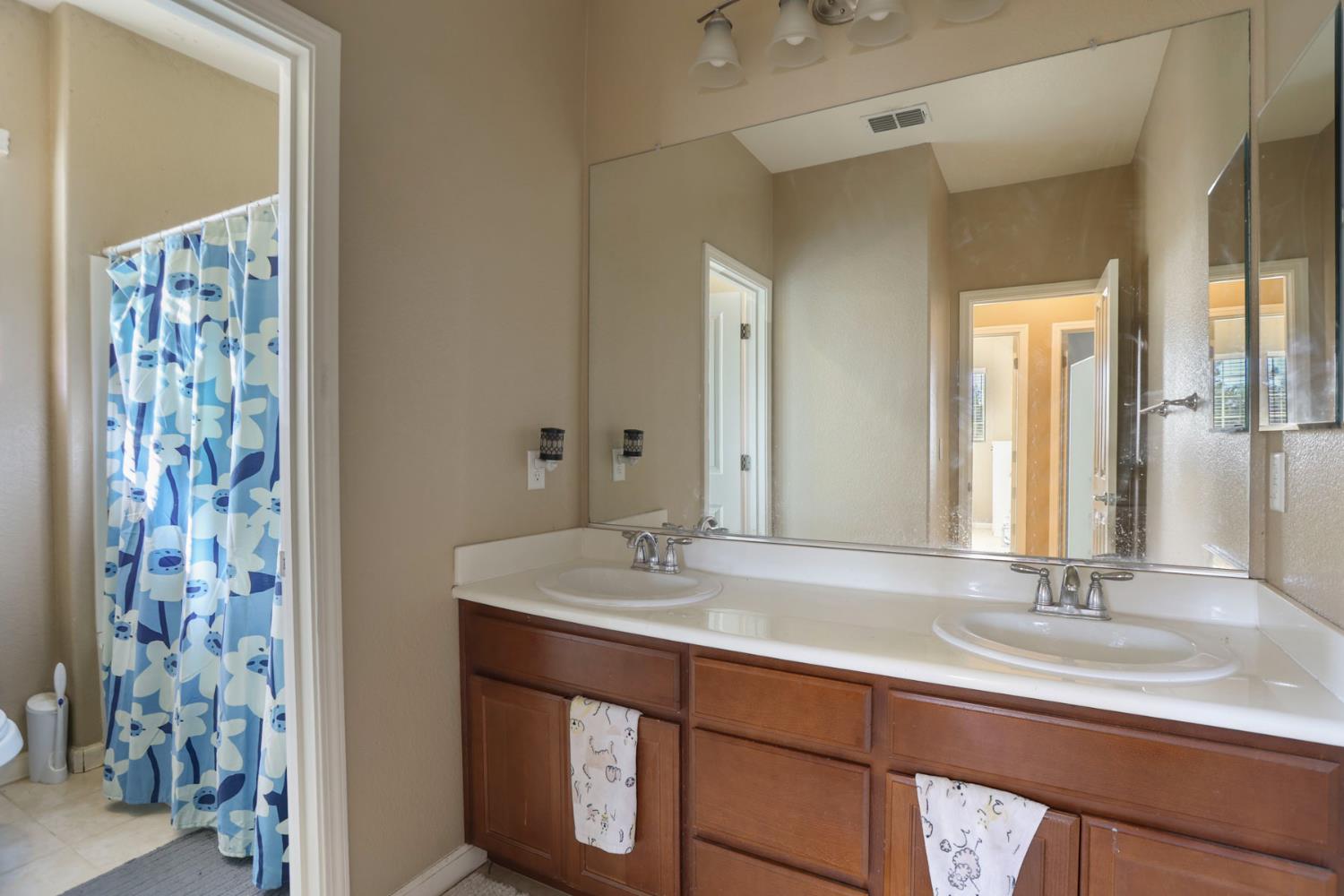 1047 Lindo Ct, Manteca, CA 95337