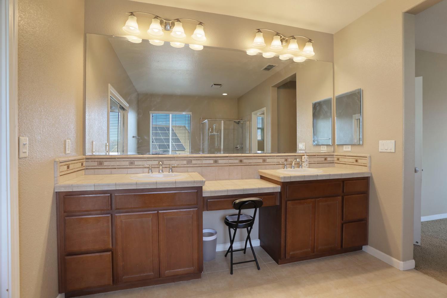 1047 Lindo Ct, Manteca, CA 95337