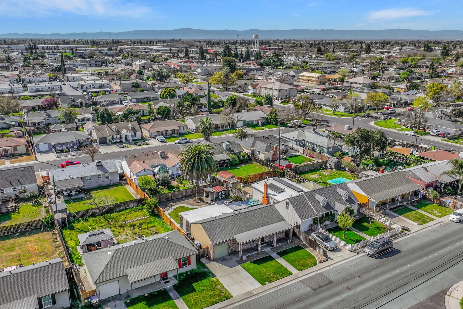 628 E North St, Manteca, CA 95336