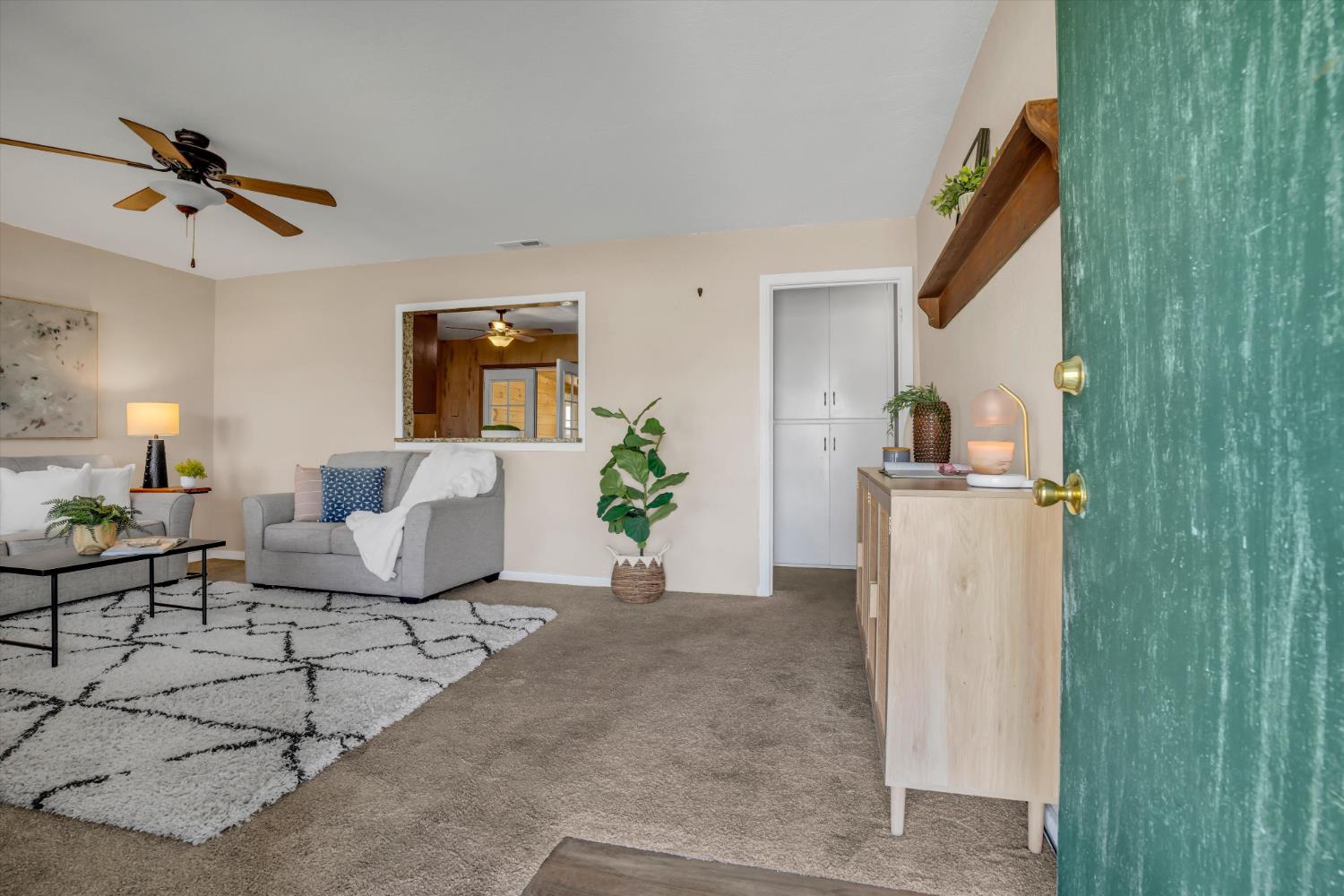 628 E North St, Manteca, CA 95336