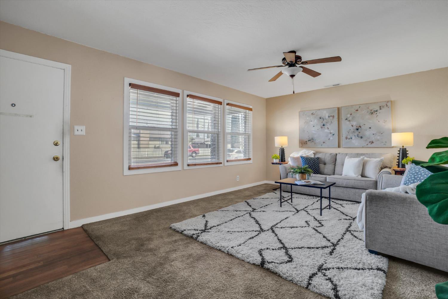 628 E North St, Manteca, CA 95336