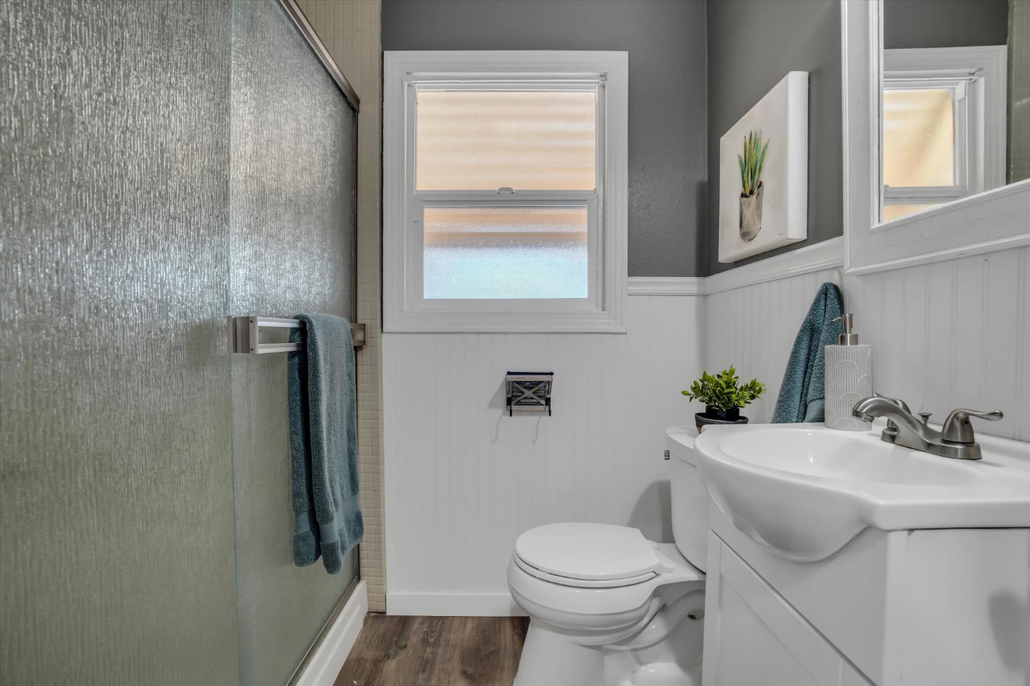 628 E North St, Manteca, CA 95336