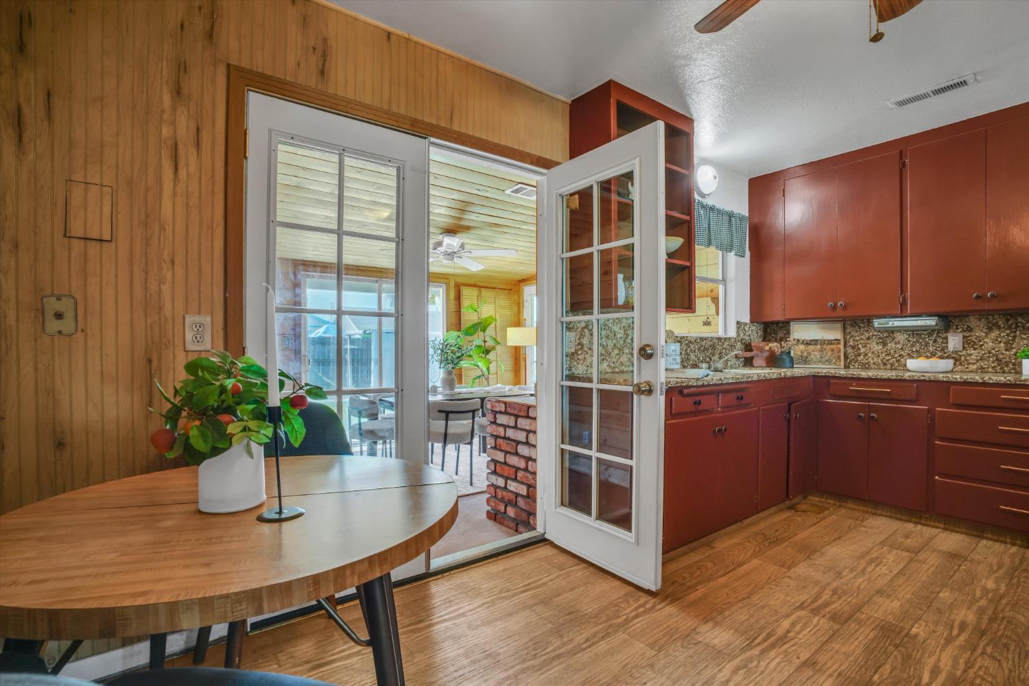 628 E North St, Manteca, CA 95336