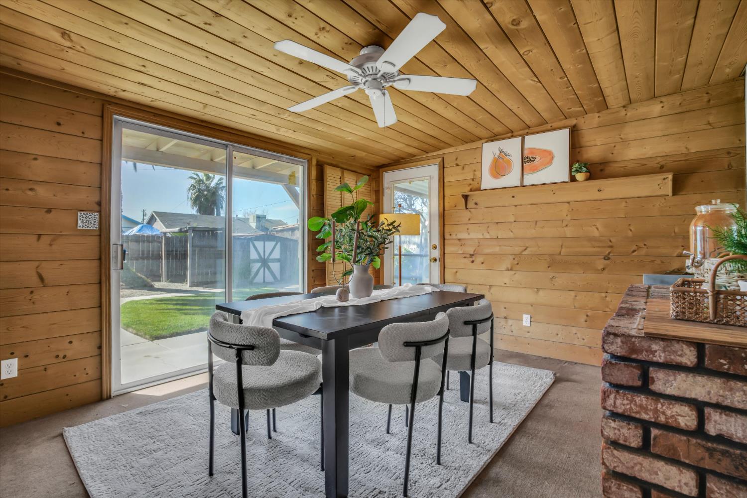 628 E North St, Manteca, CA 95336